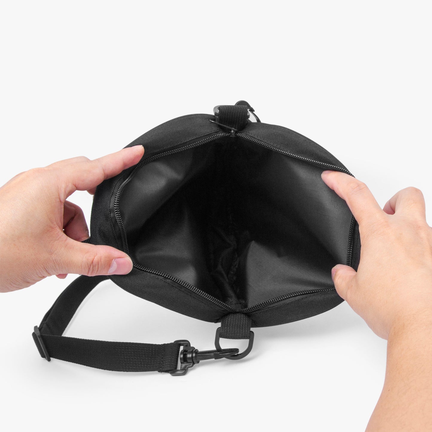4 Kingz publishers Round Satchel Bag